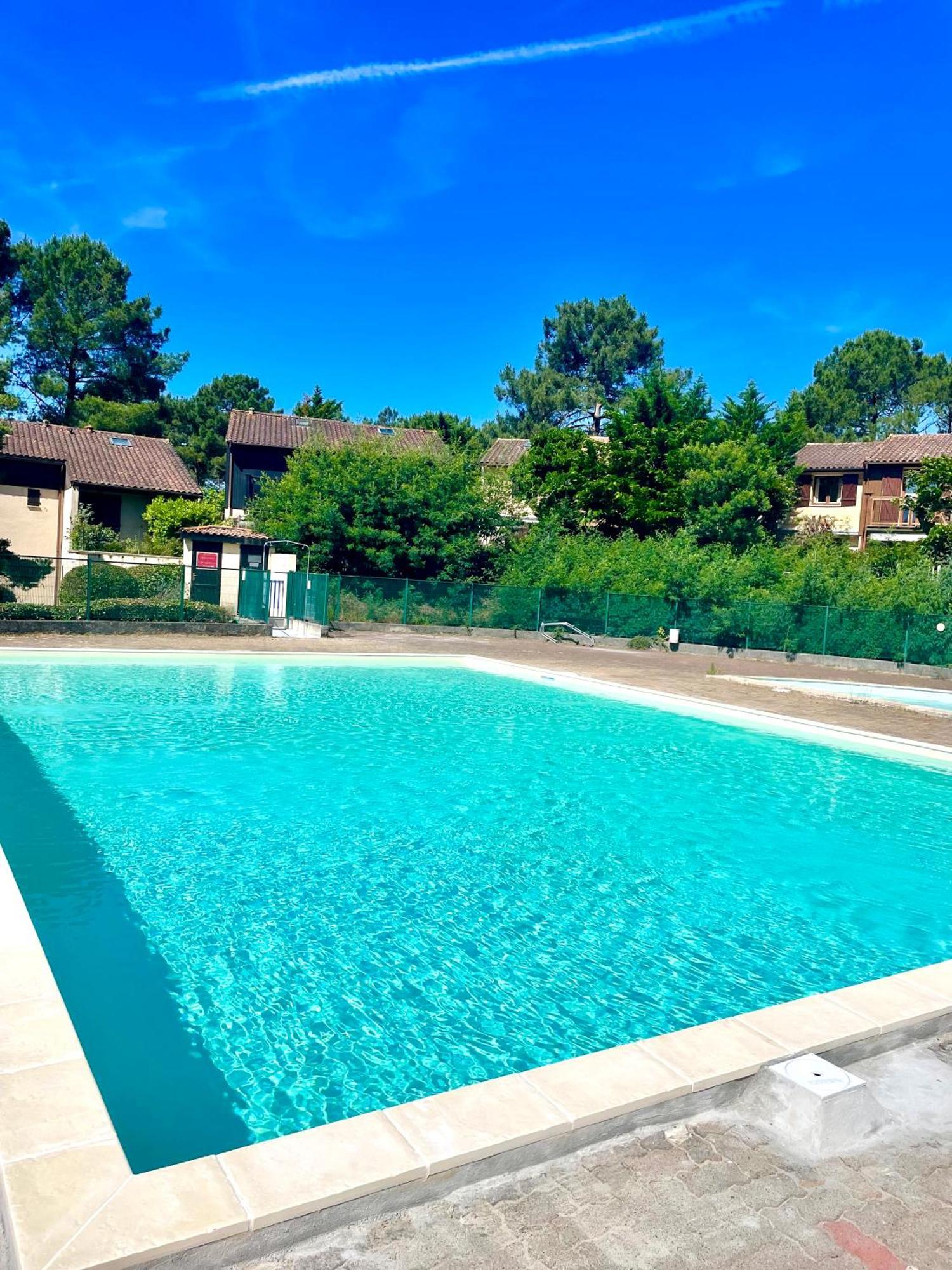 Maison Pour 5, Piscine, Lacanau Ocean Dans Le Golf Villa Luaran gambar